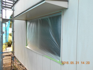 安曇野市の倉庫/外壁サイディング塗装/養生工事
