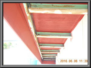 安曇野市の倉庫/外壁サイディング塗装　軒天塗装工事画像