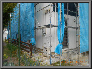 安曇野市の住宅/外壁塗装　仮設足場設置画像.3