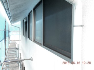 安曇野市の住宅/外壁塗装　軒天塗装工事前画像