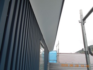 安曇野市の住宅/外壁塗装　軒天上塗り塗装工事画像