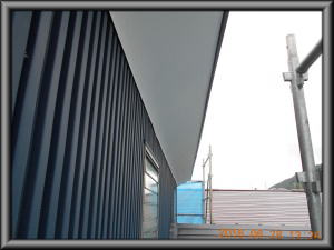 安曇野市の住宅/外壁塗装　軒天上塗2回目塗装工事画像