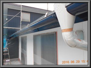 安曇野市の住宅/雨樋/破風板塗装工事画像.1