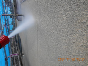 安曇野市明科の外壁塗装 工事情報の紹介 外壁 高圧洗浄工事 東側 画像