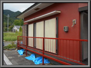 安曇野市の住宅/外壁塗装　上塗り2回目塗装工事画像