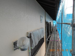 長野県安曇野市明科の外壁塗装工事　外壁中塗り塗装 画像完