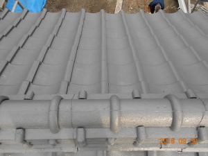 安曇野市の物置/セメント瓦屋根塗装工事完成.2