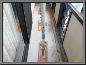 安曇野市の住宅/屋根塗装　ベランダ防水塗装工事前画像