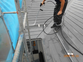 安曇野市の住宅/ガルバリウム鋼板 屋根塗装　高圧洗浄工事画像.1