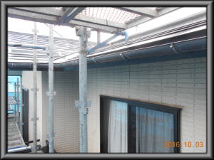 安曇野市の住宅/屋根塗装（艶消し塗料）雨樋塗装工事前画像