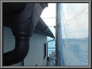 安曇野市の住宅/屋根塗装（艶消し塗料）雨樋塗装工事完成画像