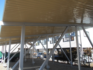 松本市芳川の太陽光/下屋根カラートタン角波板張り工事完成画像