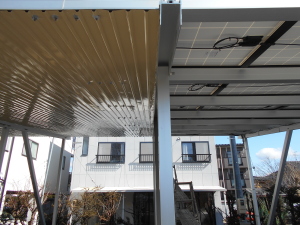 松本市芳川の太陽光/下屋根カラートタン角波板張り工事画像.1