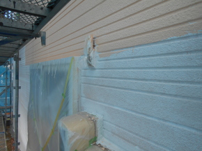 安曇野市の住宅/外壁塗装　中塗り塗装工事画像.1