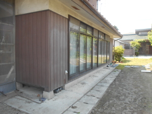 安曇野市の住宅/1Ｆ外壁サイディング塗装工事前画像.1