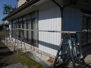 安曇野市の住宅/外壁サイディング塗装 下塗り工事画像.1