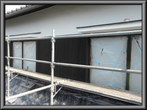安曇野市の住宅/外壁木板塗装 １回目の塗装工事画像.1