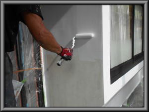住宅1Ｆ/外壁漆喰壁 上塗り１回目;塗装工事画像