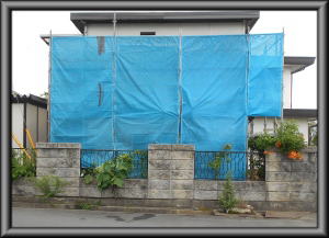 安曇野市の物置/外壁塗装 仮設足場設置工事画像