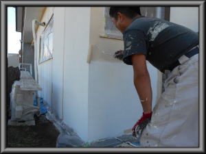 安曇野市穂高の住宅/外壁塗装　上塗リ塗装1回目工事画像
