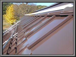 北安曇郡麻績村の住宅/トタン屋根塗装　上塗り平場1回目の塗装工事画像.1