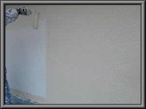 安曇野市の住宅/外壁塗装　外壁中塗り塗装工事画像.1