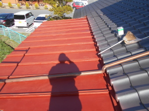 安曇野市の住宅/トタン屋根塗装 下塗り塗装工事画像.1
