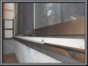 安曇野市の住宅/外壁サイディング張り 窓枠取付工事画像.1