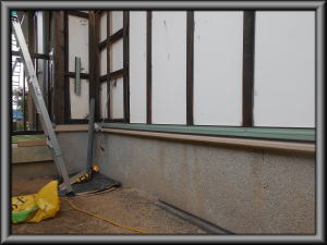 安曇野市の住宅/外壁サイディング張り 土台水切り　スターター取り付け工事