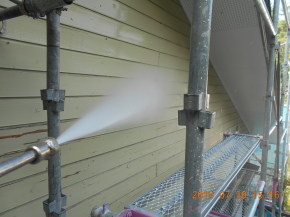 安曇野市の住宅/外壁木板塗装　高圧洗浄画像