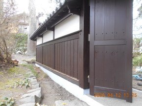 長野県 安曇野市の腕木門/腕木門 上塗り2回目塗装工事 画像