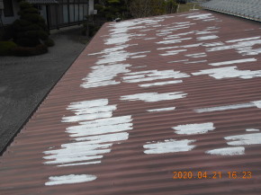 安曇野市の物置/トタン 屋根塗装 錆止め塗装 画像