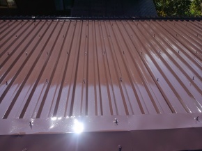 安曇野市の物置/折板 屋根塗装 完成画像.1