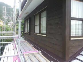 長野県安曇野市の住宅/外壁木板塗装完成 画像.1