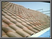 屋根塗装が必要な屋根　セメント系瓦屋根画像
